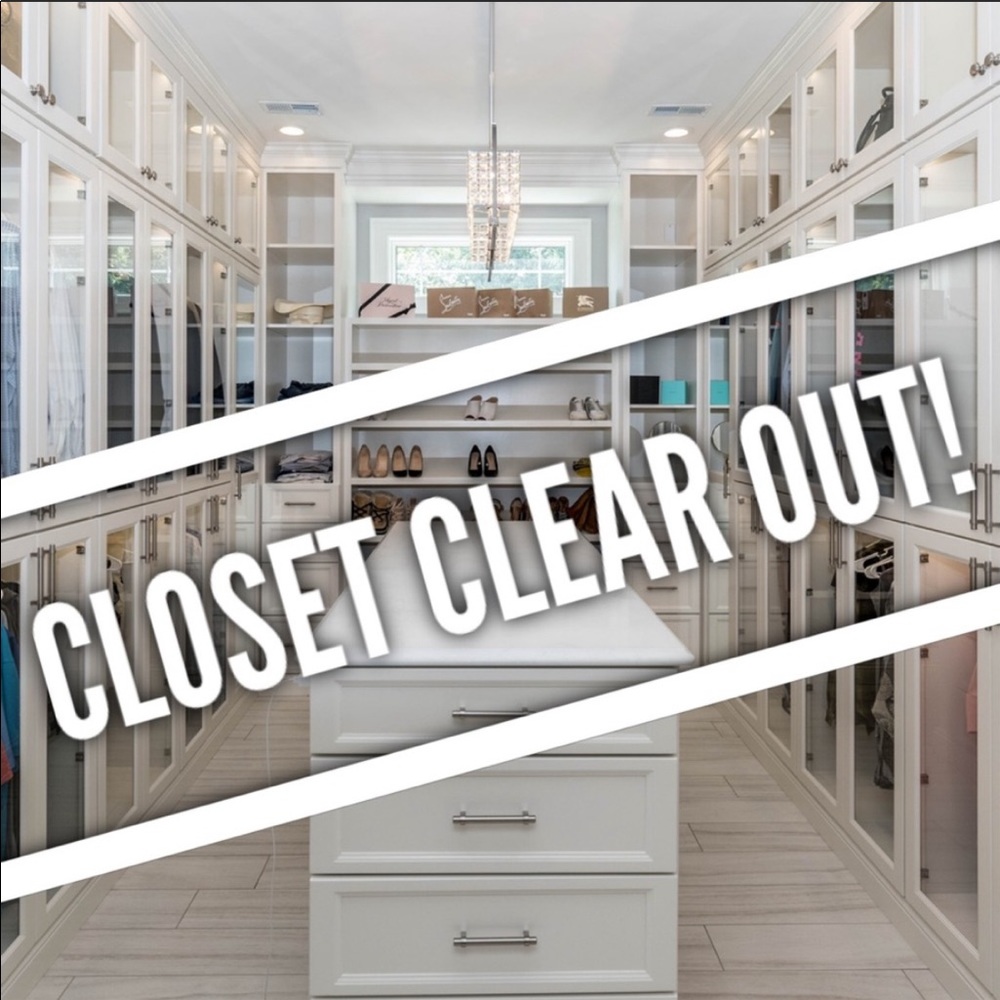 🧡 CLARENCE CLOSET 🧡